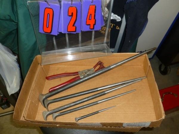 lot 24 image: 5 piece Snap on alignment pry bar s...