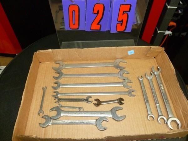 lot 25 image: 4 piece Craftsman tappet set. 38&q...