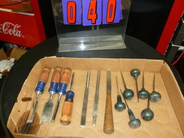 lot 40 image: Craftsman 4 piece wood chisel set. ...