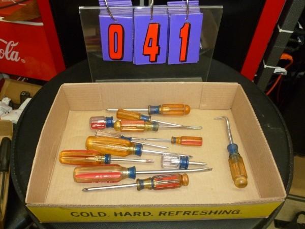 lot 41 image: Craftsman misc set of screwdrivers....
