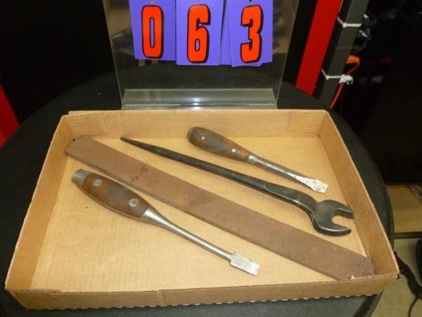 lot 63 image: Flat of primitive tools. Cash or Cr...
