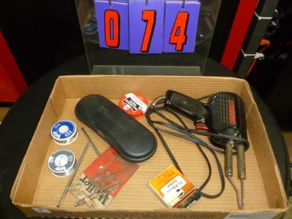 lot 74 image: Flat of Weller soldering gun and mi...