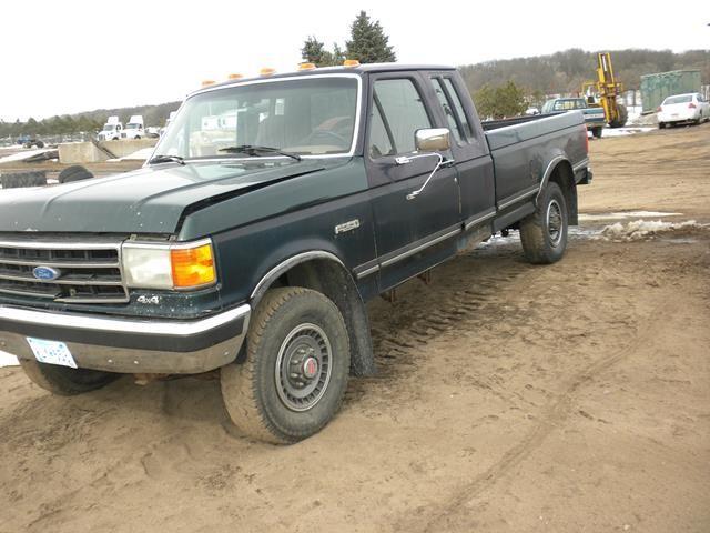 lot 24 image: 1991 Ford F250&nbspLariat 4x4  Yea...