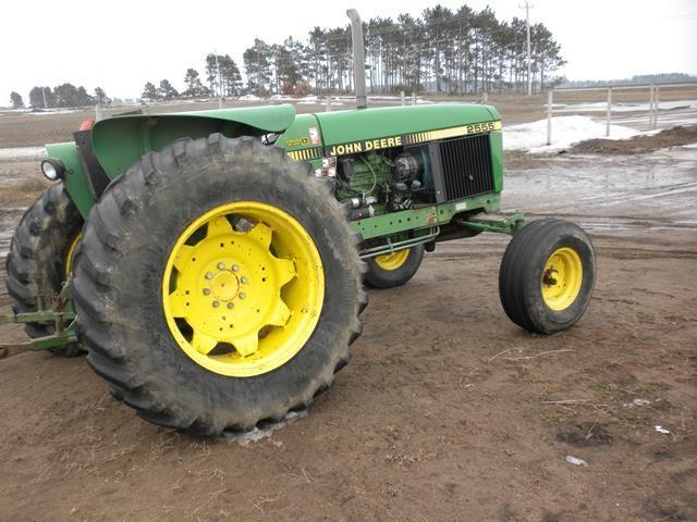 lot 7 image: John Deere 2555 Tractor  Serial # &...