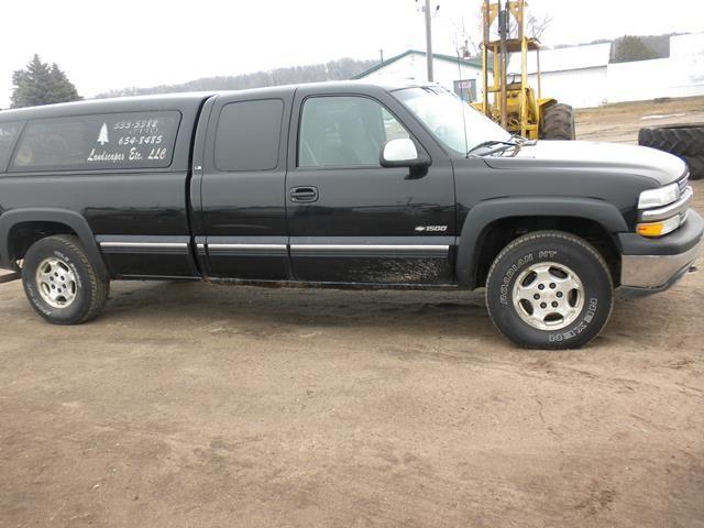 lot 8 image: 2001 Chevrolet Silverado 4WD  Year...