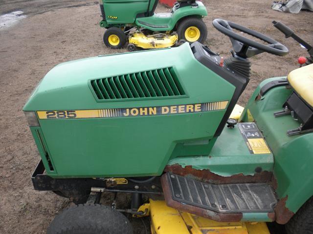 John Deere 285 Lawn Tractor w 48 q Henry s Farm Supply