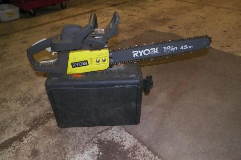 Ryobi&nbsp18 inch chain saw with c...