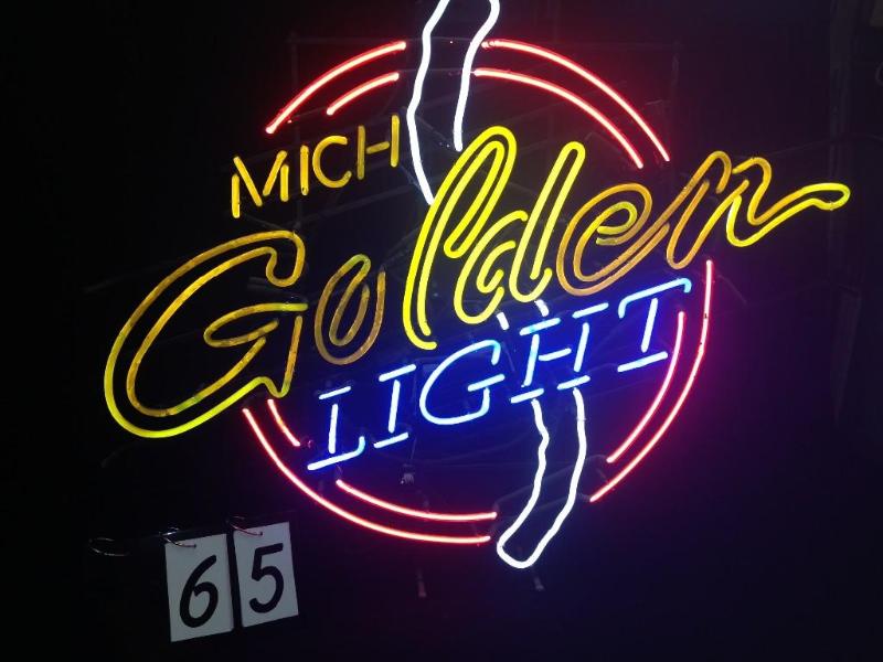 Mich Golden Light neon. A &quotrat...