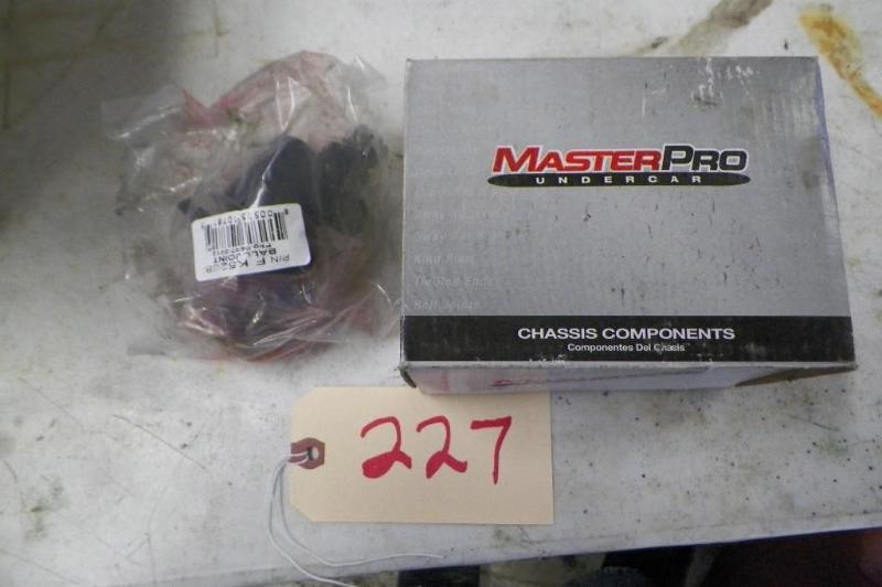 lot 227 image: Master Craft K5208 Ball Joint New i...