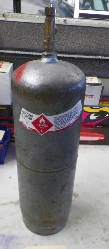 lot 238 image: Acetylene gas tank- seems full 18 i...