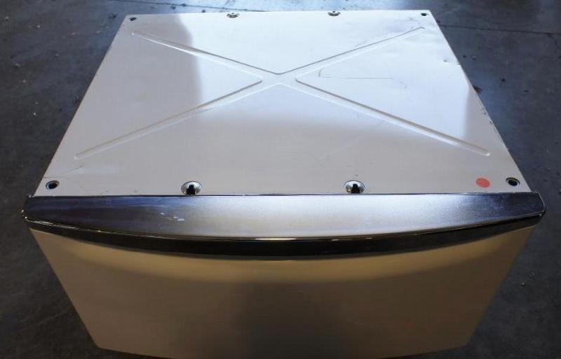 lot 23 image: Whirlpool White Laundry Pedestal Fo...