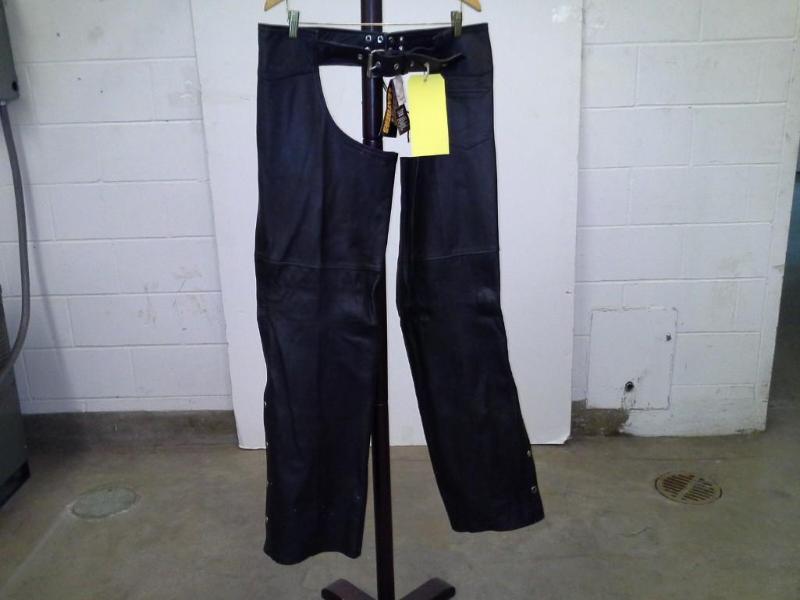 Hot Leathers Plain black leather Ch...