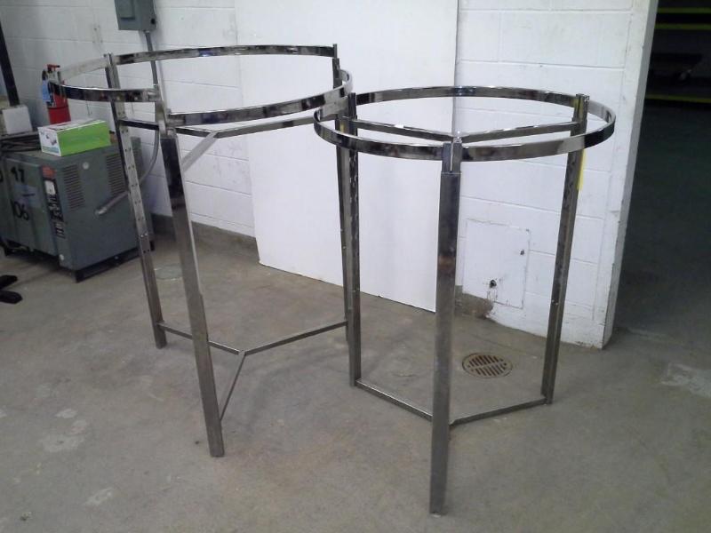 Apparel display racks, (1) 36 roun...
