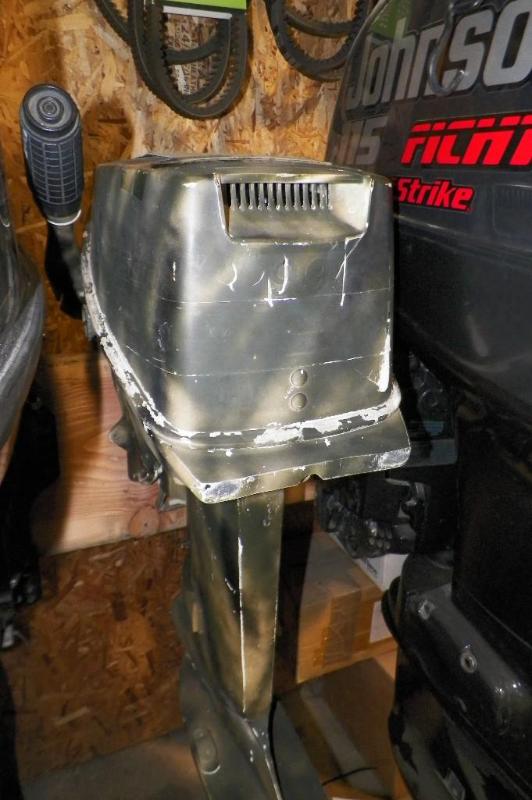 lot 10 image: 1988 Johnson Motor 9.9 HP Works Fin...