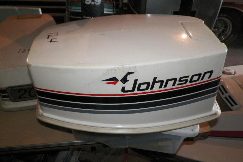 lot 124 image: Johnson 25 HP Hood with Repairs...