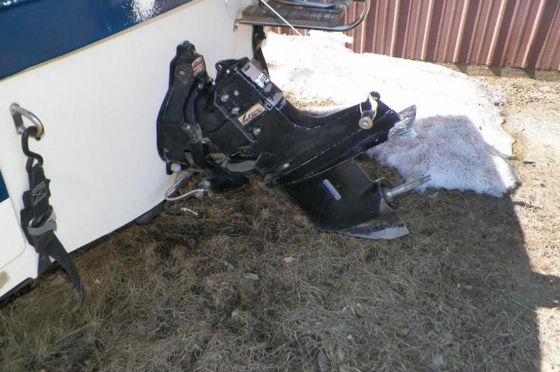 lot 3 image: 1979 Merc Cruise 165 inboard motor....