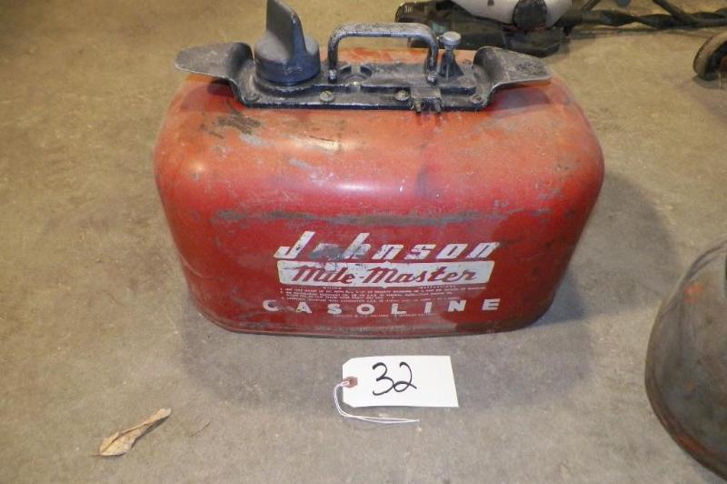 lot 32 image: Johnson Mix Master Pressurized 6 Ga...