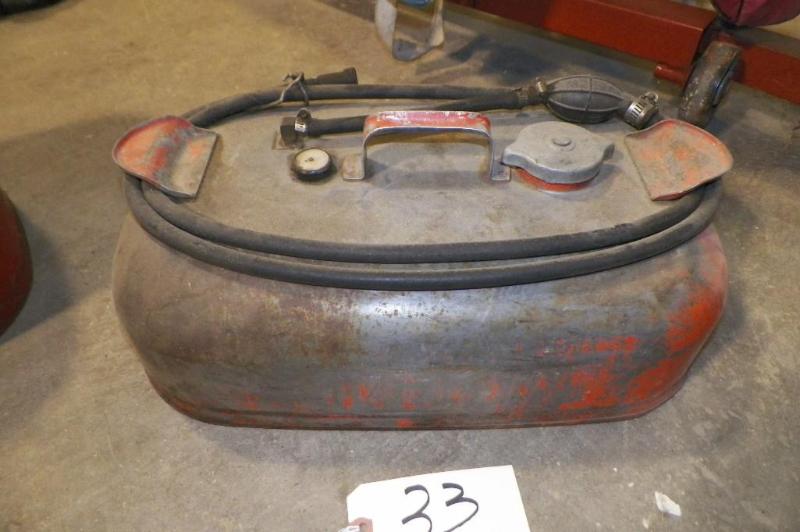 lot 33 image: 3 Gallon Dual Line Gas Can....