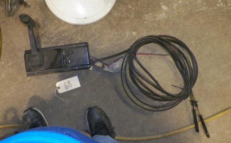lot 68 image: Johnson Evinrude Controller with Ke...
