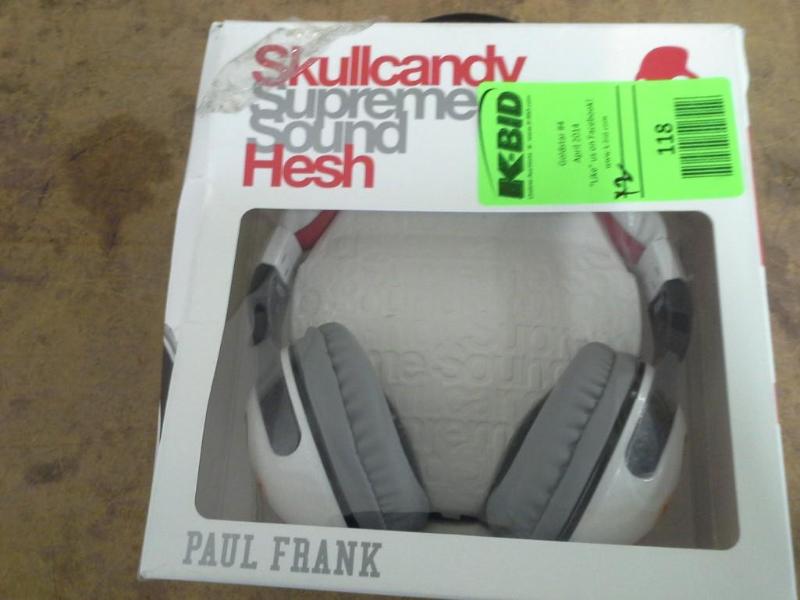 lot 118 image: PAUL FRANK, Skullcandy headphones a...