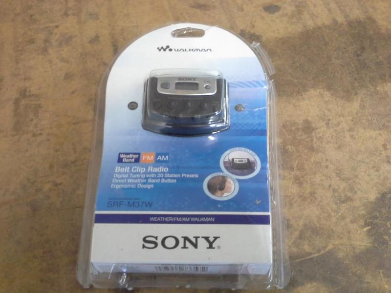 lot 120 image: SONY, model SRF-M37W, belt clip rad...