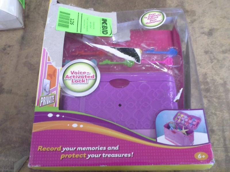 lot 126 image: MATTEL, GIRL Tech, keepsake box. Bi...