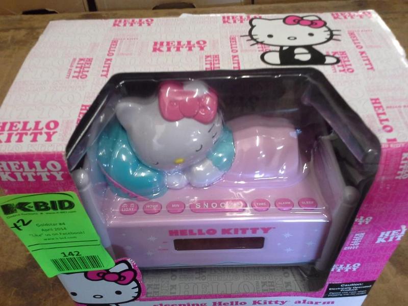lot 142 image: HELLO KITTY, cd boom box with am  ...