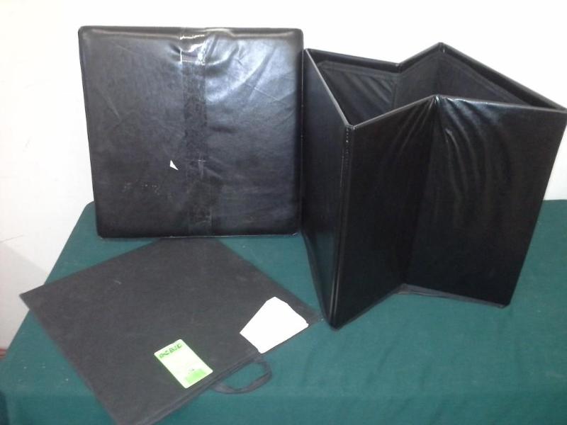 lot 154 image: Hassock, fold up portable storage. ...