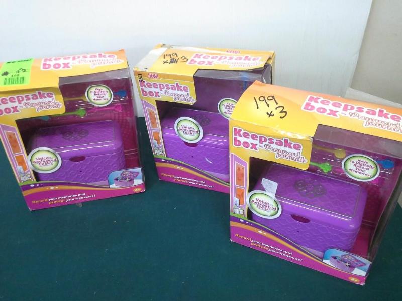 lot 199 image: 3 Mattel, girl tech, Keepsake box. ...