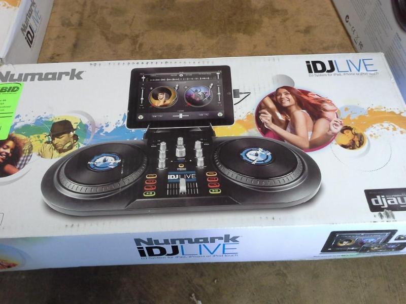 lot 82 image: Numark iDJLIVE DJ System for iPad, ...