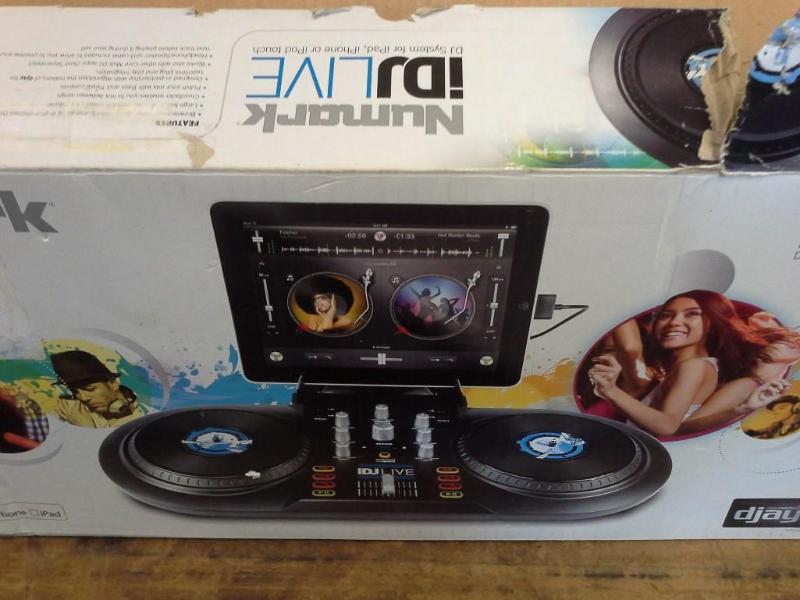 lot 83 image: Numark iDJLIVE DJ System for iPad, ...