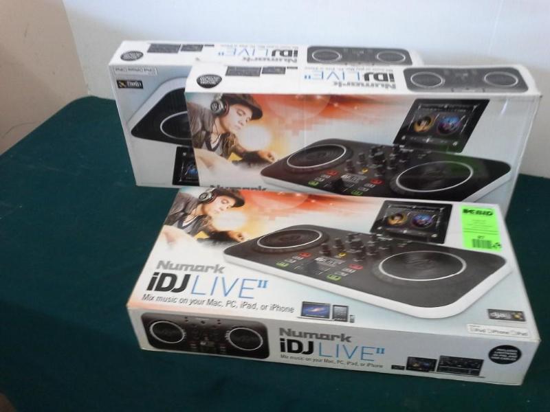 lot 87 image: (3) piece lot - Numark iDJLIVE DJ S...
