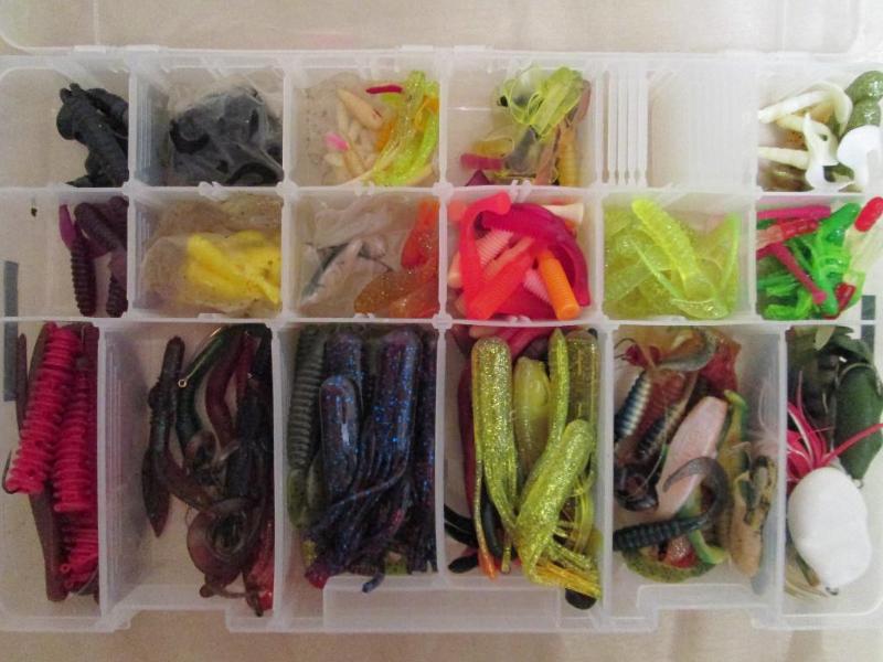 lot 54 image: Large lot of jelly lures in a Cabel...