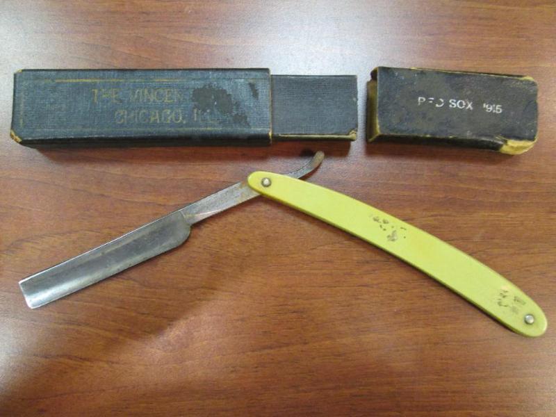lot 82 image: Vintage straight razor made by The ...