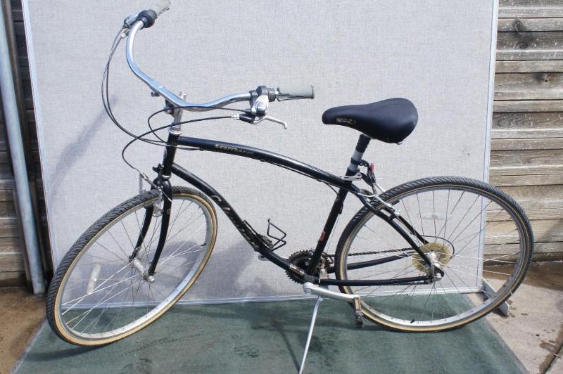 lot 1 image: Schwin Searcher GS Mens 21 speed Bl...