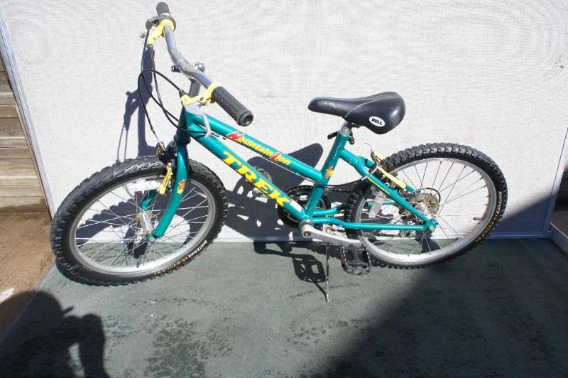 lot 12 image: Trek Mountain Lion bike 6 speed chi...