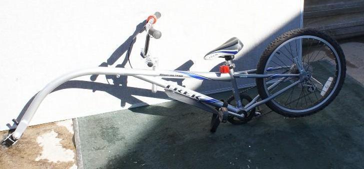 lot 34 image: Trek Mountain Blue and Silver Tag-a...