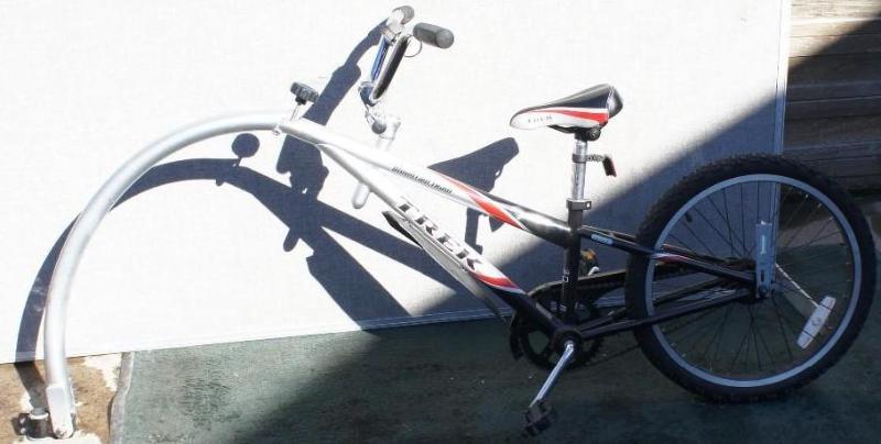 lot 35 image: Trek Mountain Red and Silver Tag-al...