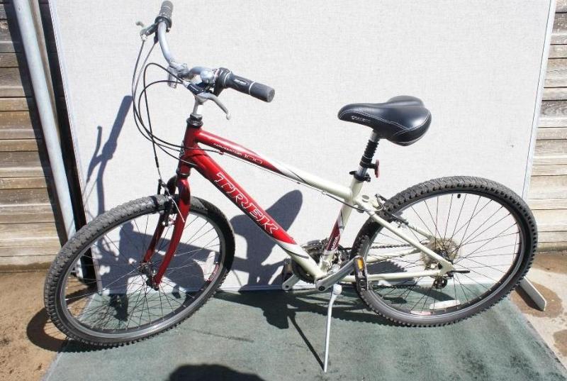 lot 4 image: Trek Navigator with alpha custom fr...