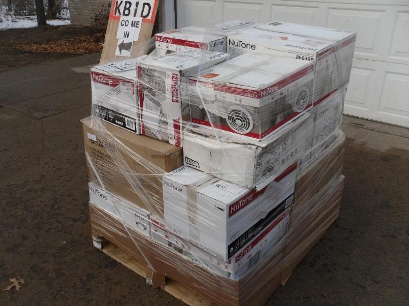 lot 1 image: Pallet of Returned Goods. Includes...