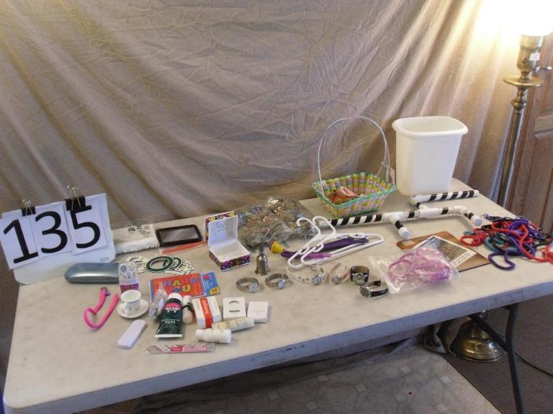 lot 135 image: Grab bag lot including several nice...