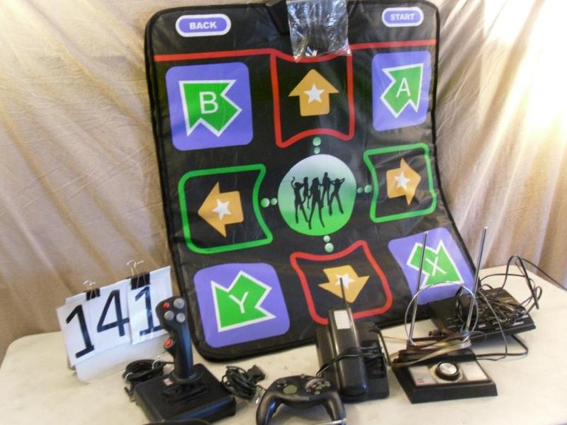 lot 141 image: Assorted electronics. Xbox wireless...