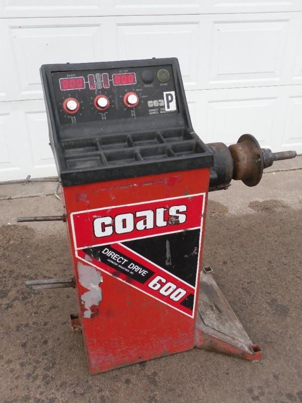 lot 2 image: Coats Direct Drive Wheel Balancer 6...