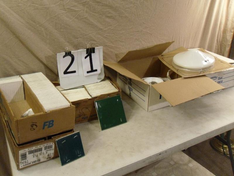 lot 21 image: 2 New Halogen Light Fixtures for Fa...