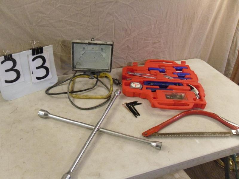 lot 33 image: Halogen Worklite(tested and works),...