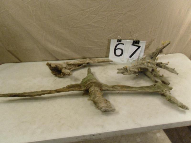 lot 67 image: 3 Pieces of Driftwood 1 with Seagul...