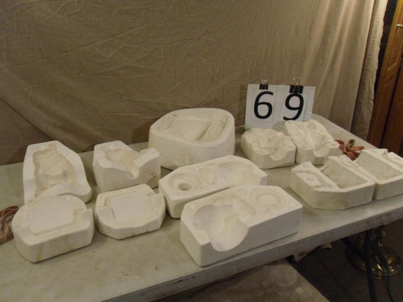 lot 69 image: Lot of 6 Ceramic  Pottery  Plaste...