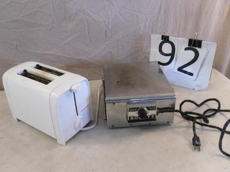 lot 92 image: 2 Toasters. Proctor Silexand Scotty...