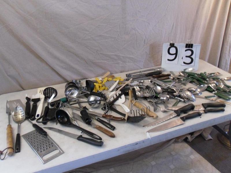 lot 93 image: Large Lot of Assorted Kitchen Utens...