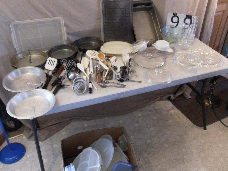 lot 99 image: Lot of Assorted Kitchen Items. Uten...